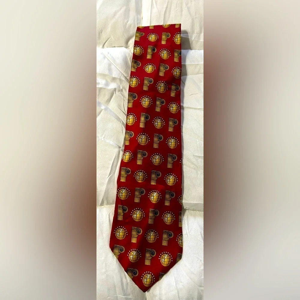The Metropolitan Museum of Art Silk Tie